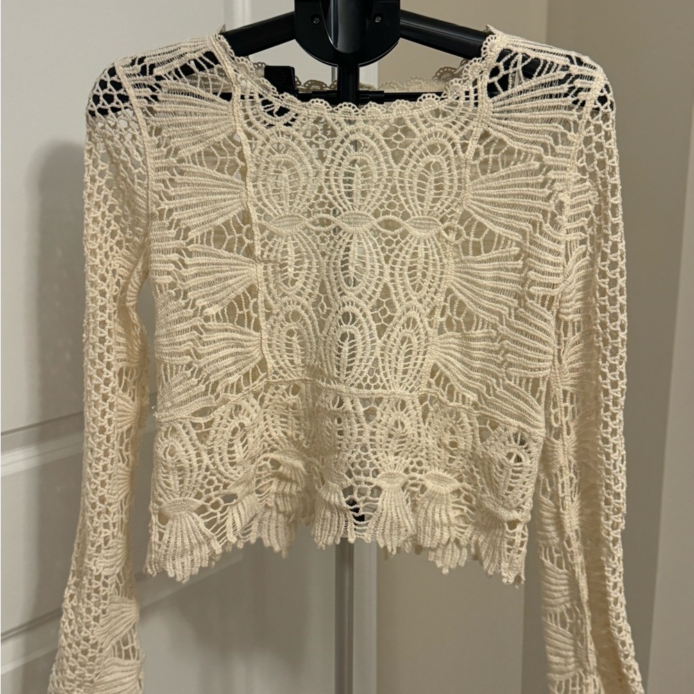 Rebellion Again BOHO Crochet
Crop Top Long Sleeve Ivory, Small
